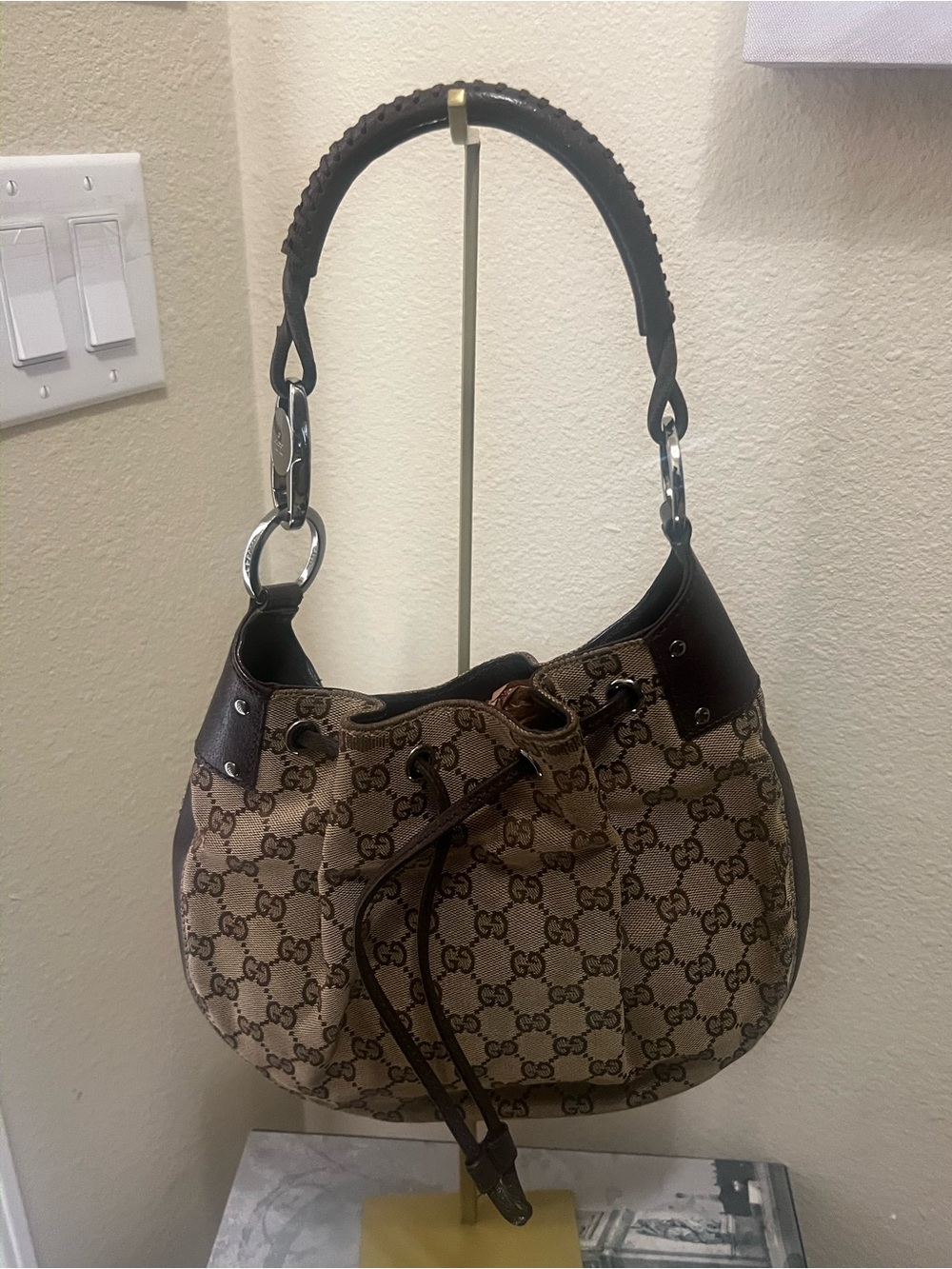 Gucci Beige Brown GG Canvas Drawstring Shoulder Bag small - Picture 2 of 16